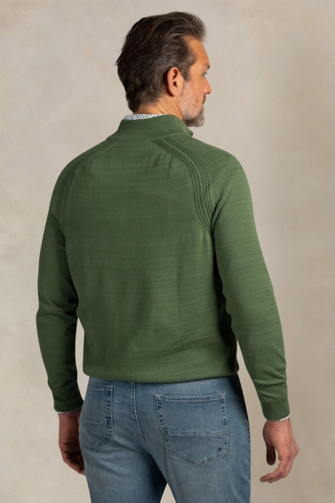 NZA groene heren trui | Model achteraanzicht