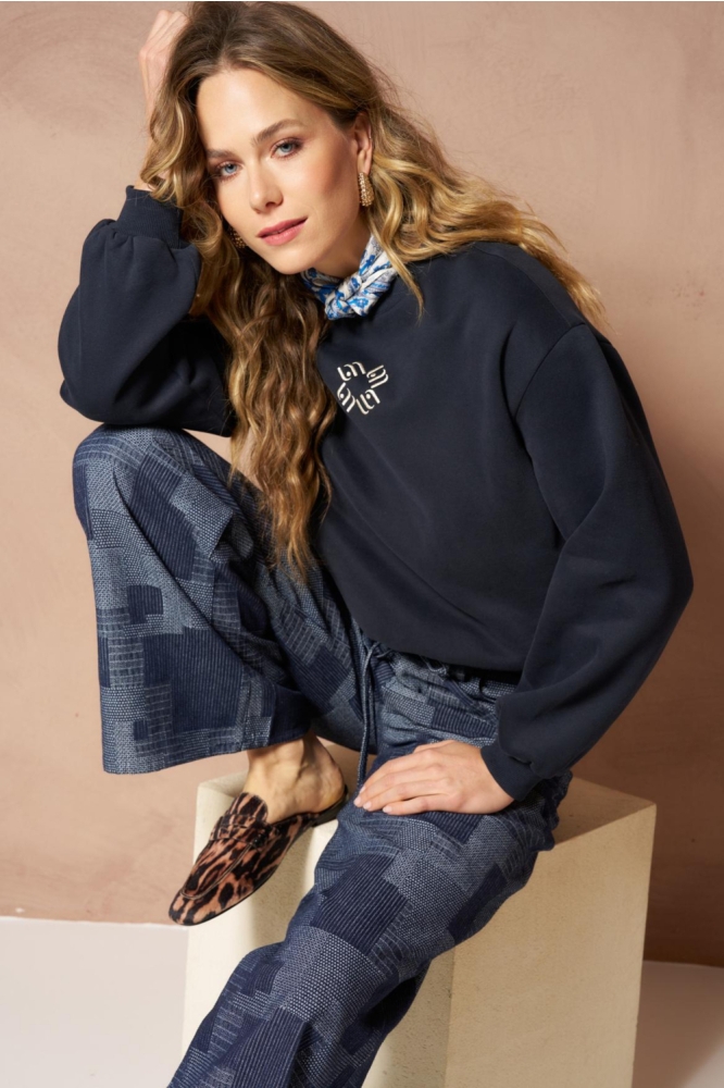 Lofty Manner blauwe dames sweater | Sfeerbeeld, In situatie