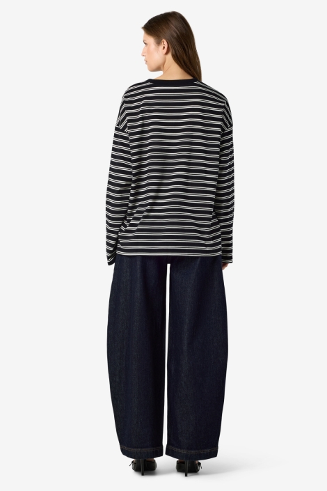 Noisy may zwarte dames sweater | Model