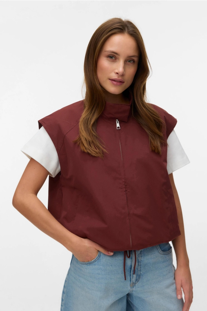 Vero Moda bordeaux dames gilet | Model vooraanzicht