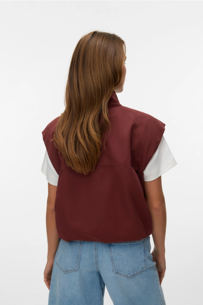 Vero Moda bordeaux dames gilet | Model achteraanzicht