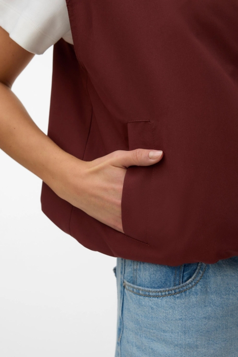 Vero Moda bordeaux dames gilet | Close up