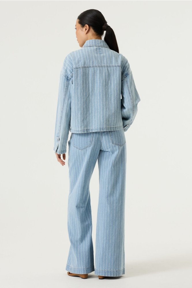 Garcia blauwe dames jeans | Model achteraanzicht