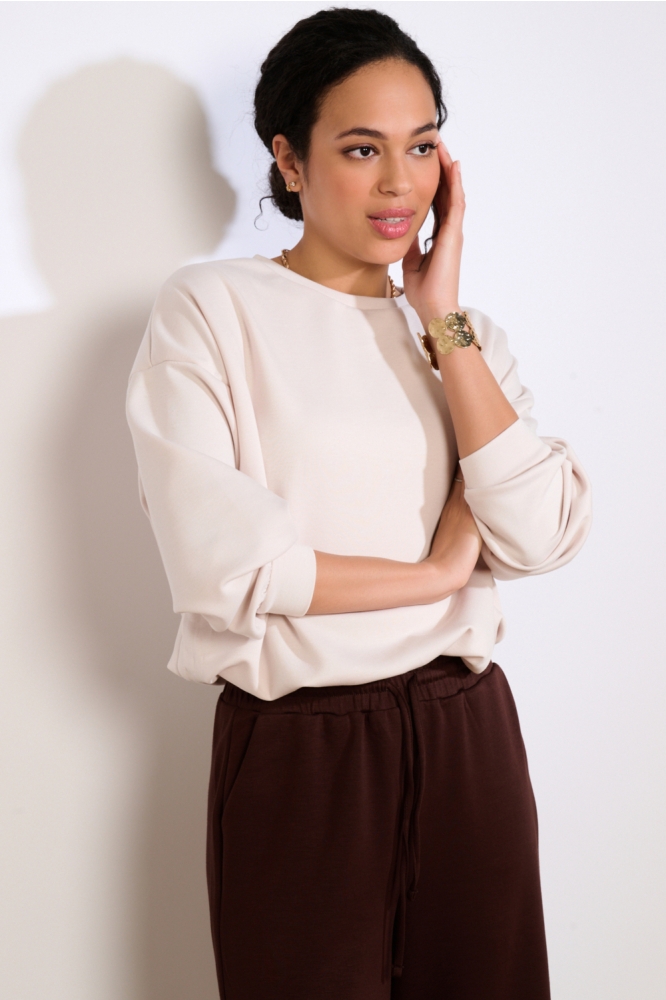 LolaLiza beige dames sweater | Model vooraanzicht