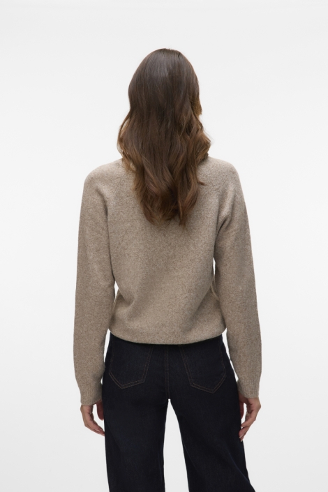Vero Moda taupe dames trui | Model achteraanzicht