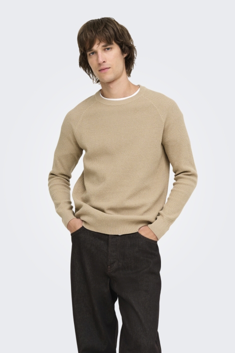 Only & Sons beige heren trui | Model vooraanzicht