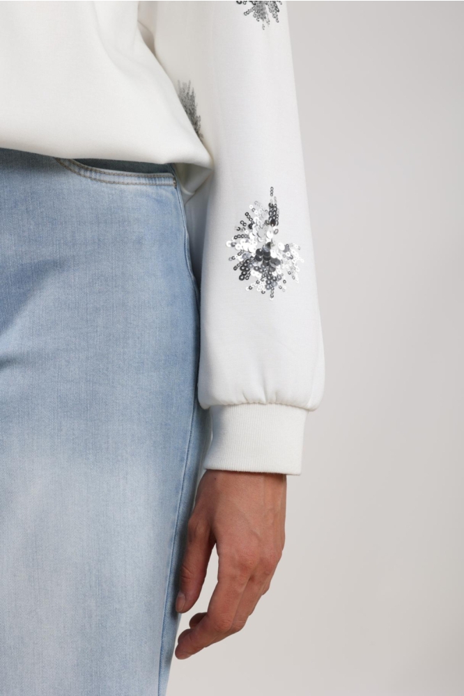 Nukus witte dames sweater | Close up