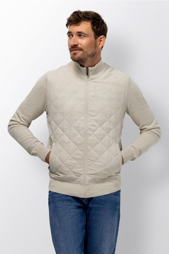 State of Art beige heren vest | Model vooraanzicht