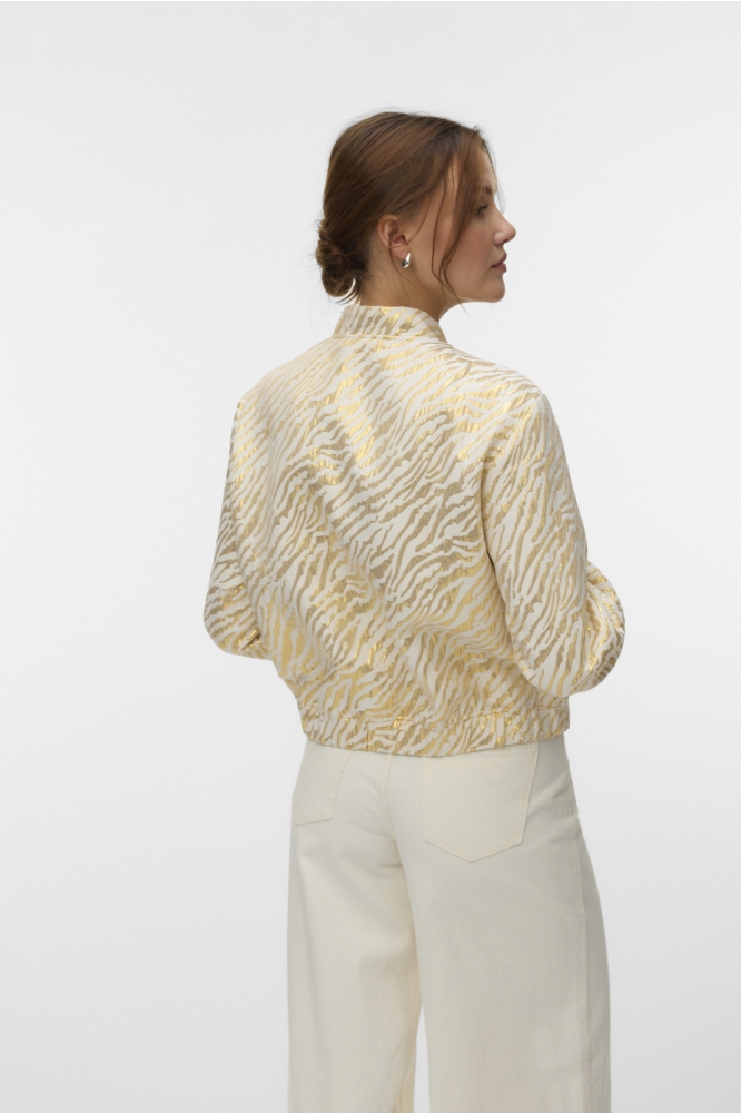 Vero Moda ecru dames blazer | Model achteraanzicht