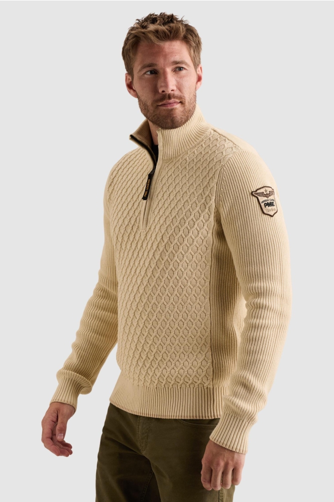PME legend ecru heren trui | Model zijaanzicht