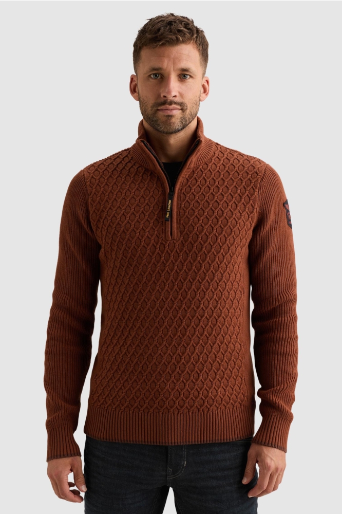 PME legend bruine heren trui | Model vooraanzicht