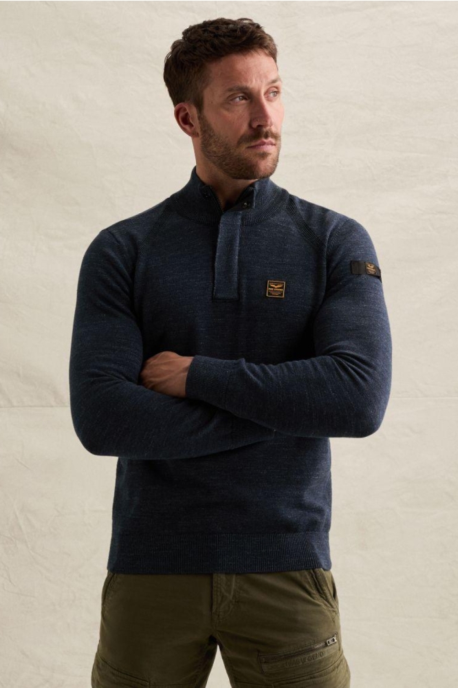 PME legend blauwe heren trui | Model vooraanzicht