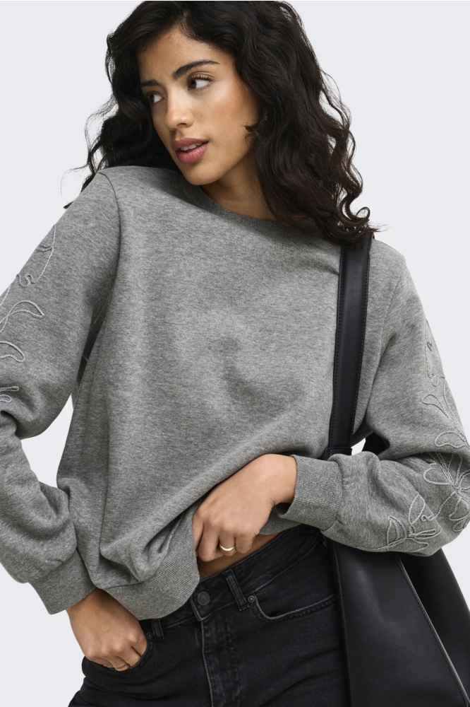 Jacqueline de Yong grijze dames sweater | Model vooraanzicht