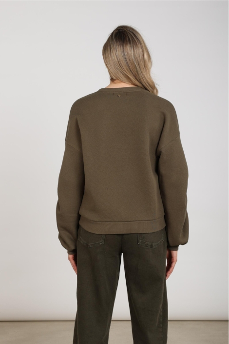 Nukus groene dames sweater | Model achteraanzicht