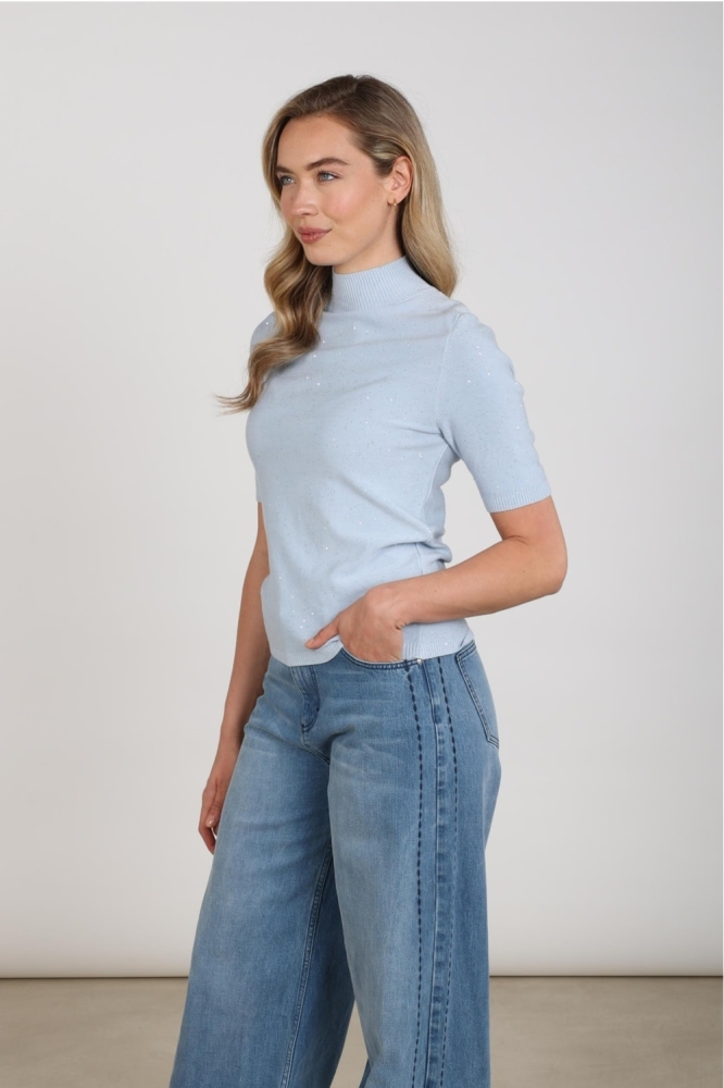 Nukus blauwe dames trui | Model zijaanzicht