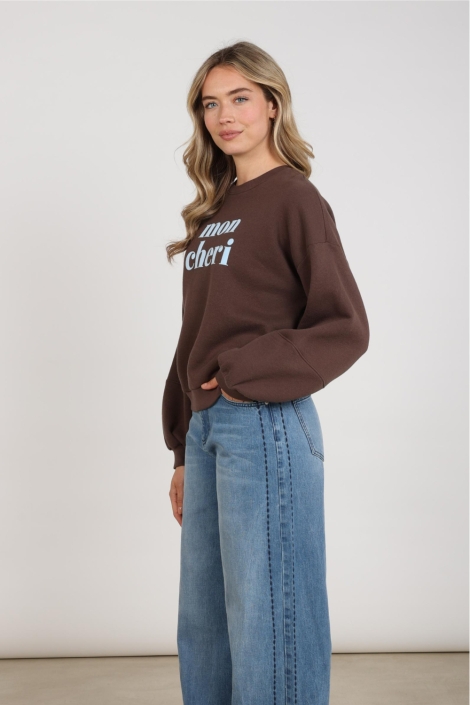 Nukus bruine dames sweater | Model zijaanzicht