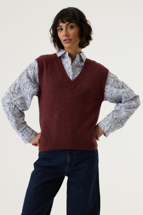 Garcia bordeaux dames trui | Model vooraanzicht