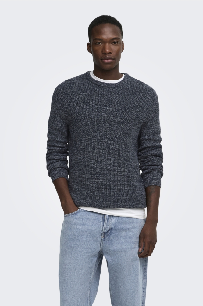 Only & Sons blauwe heren trui | Model vooraanzicht