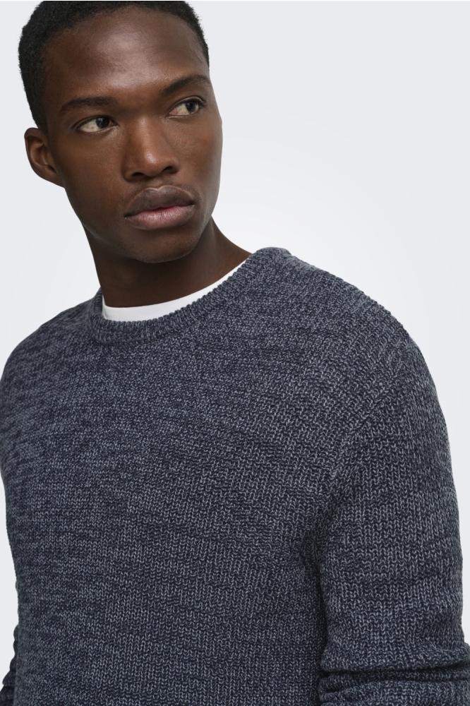 Only & Sons blauwe heren trui | Close up