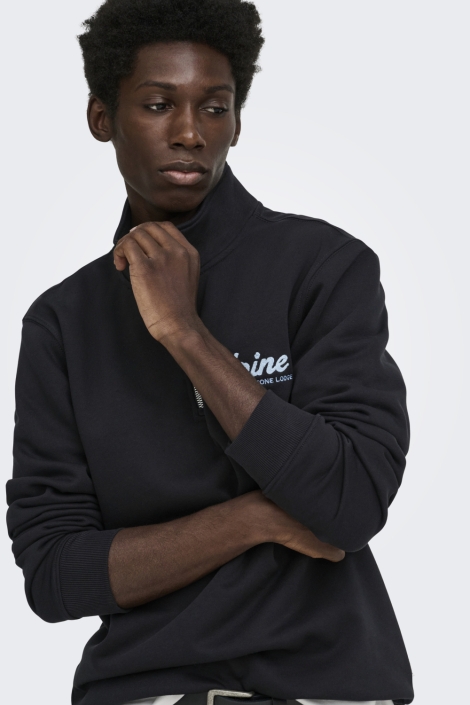 Only & Sons zwarte heren sweater | Model vooraanzicht