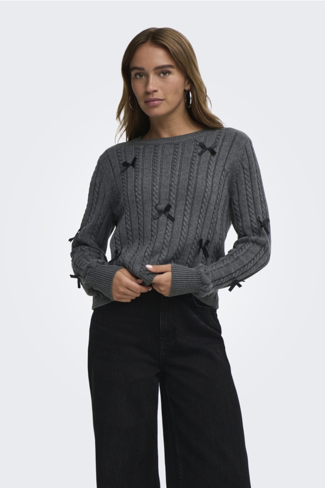 Jacqueline de Yong grijze dames trui | Model vooraanzicht