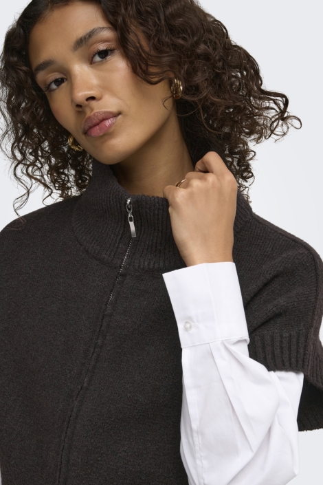 Jacqueline de Yong bruine dames gilet | Close up