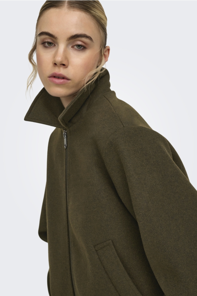 Only groene dames jas | Close up