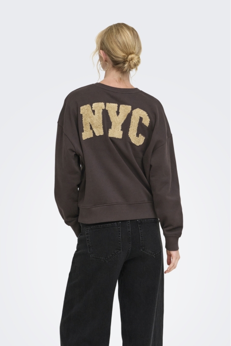 Only bruine dames sweater | Model achteraanzicht