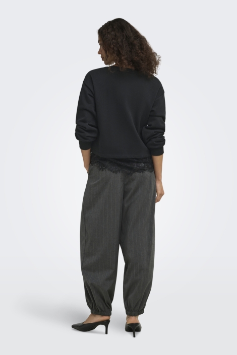 Only zwarte dames sweater | Model