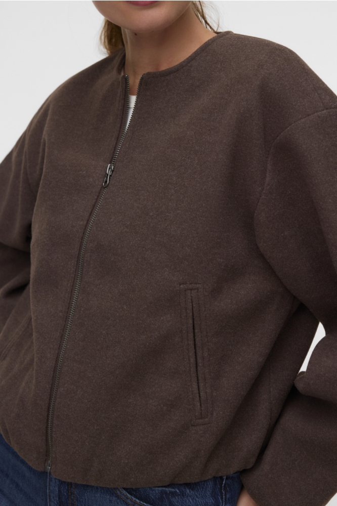 Vero Moda bruine dames jas | Close up