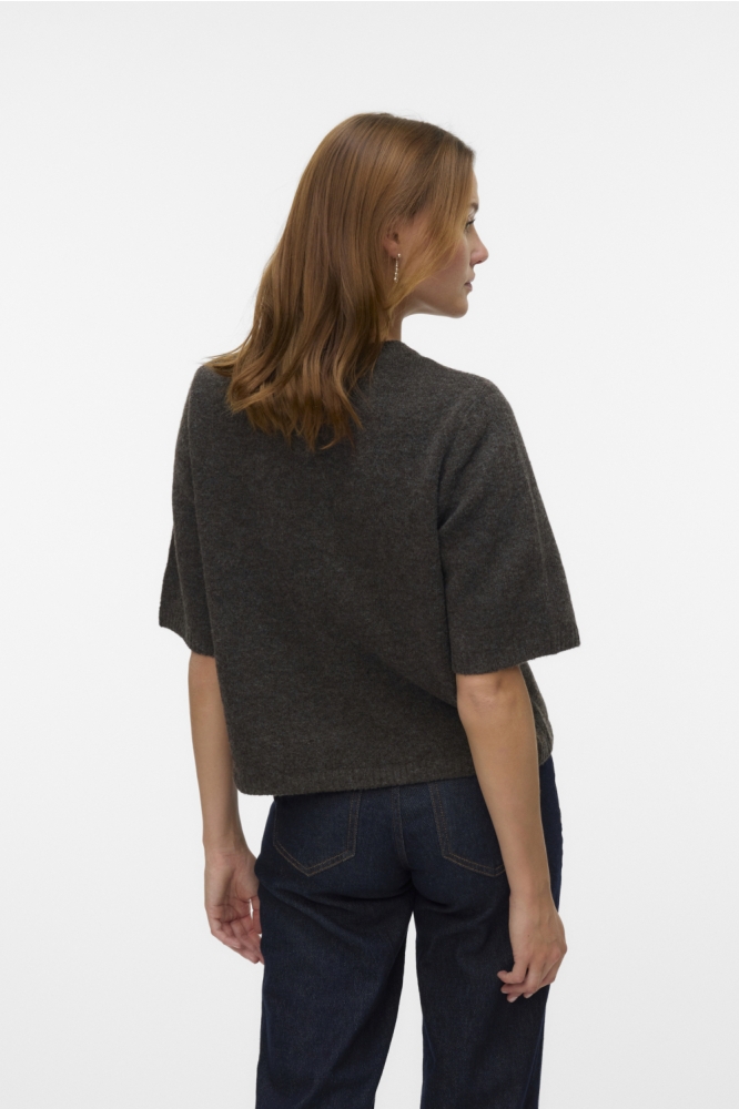 Vero Moda bruine dames trui | Model achteraanzicht