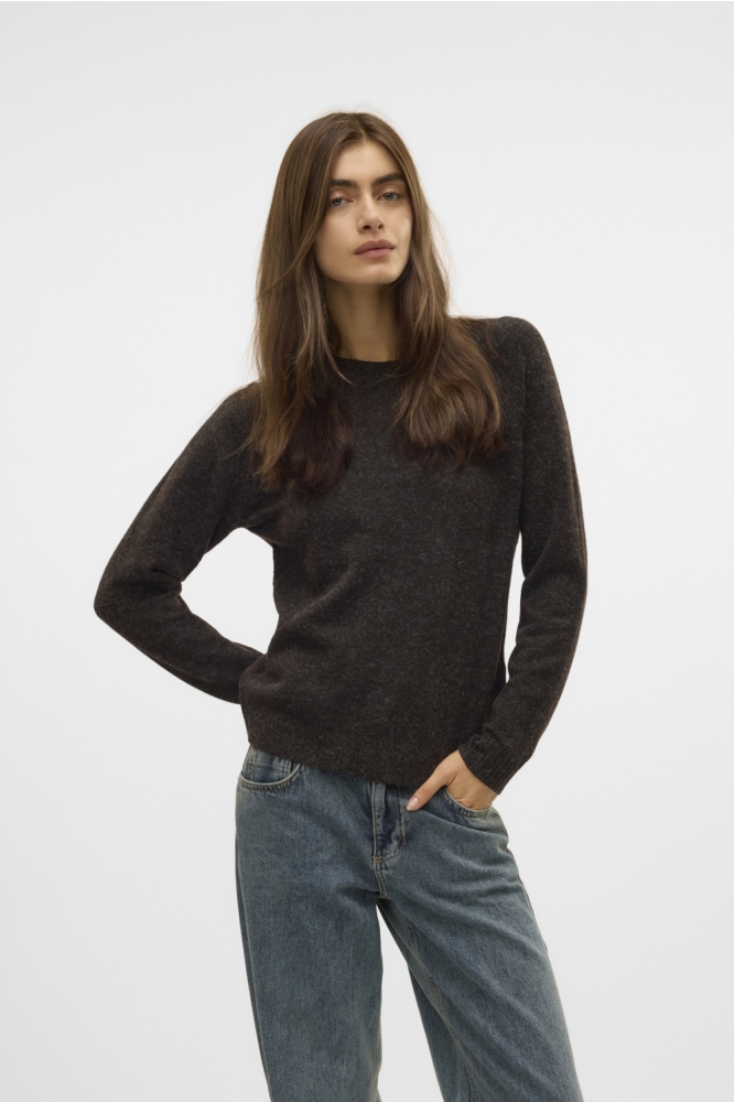 Vero Moda bruine dames trui | Model vooraanzicht