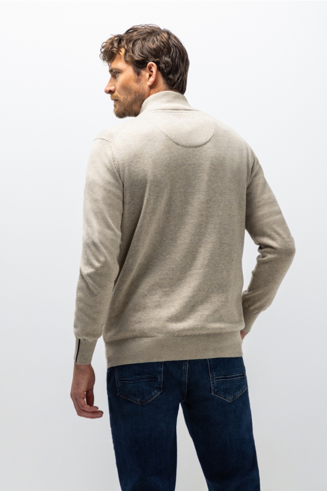 State of Art taupe heren trui | Model achteraanzicht