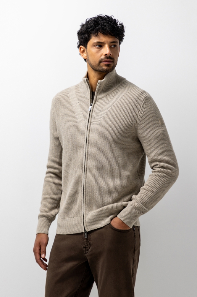 State of Art taupe heren vest | Model vooraanzicht