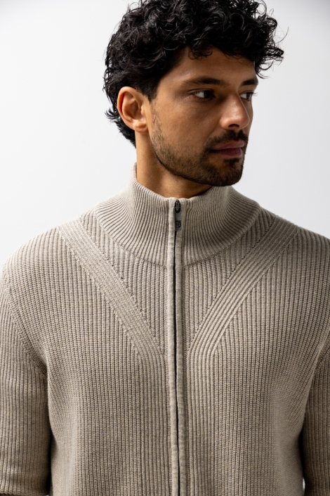 State of Art taupe heren vest | Close up