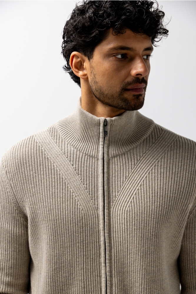 State of Art taupe heren vest | Close up