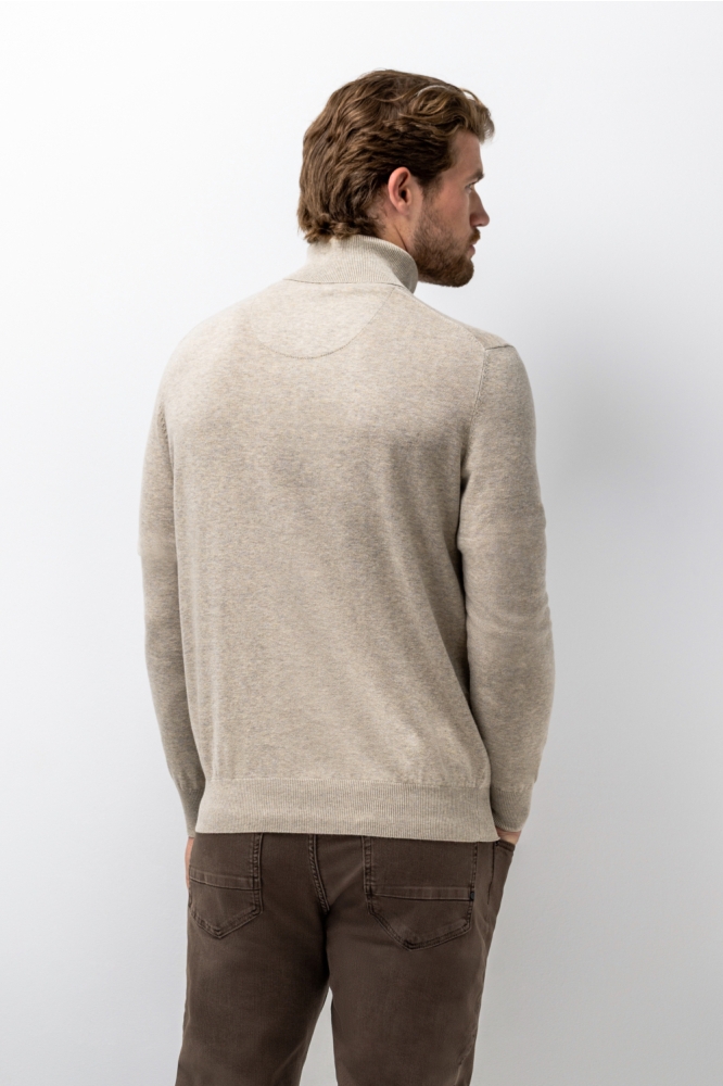 State of Art taupe heren trui | Model achteraanzicht