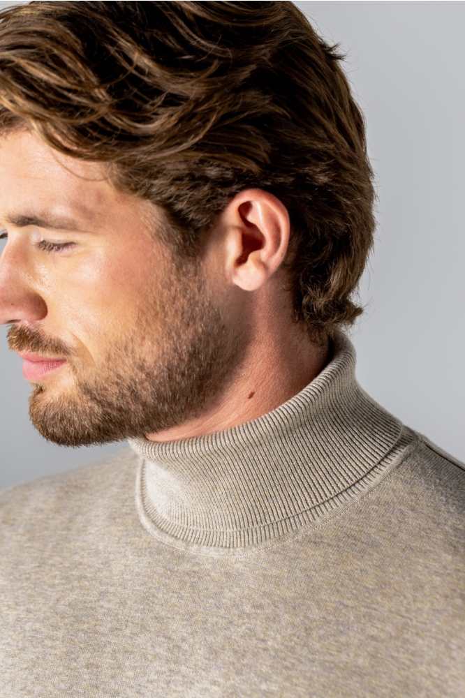 State of Art taupe heren trui | Close up