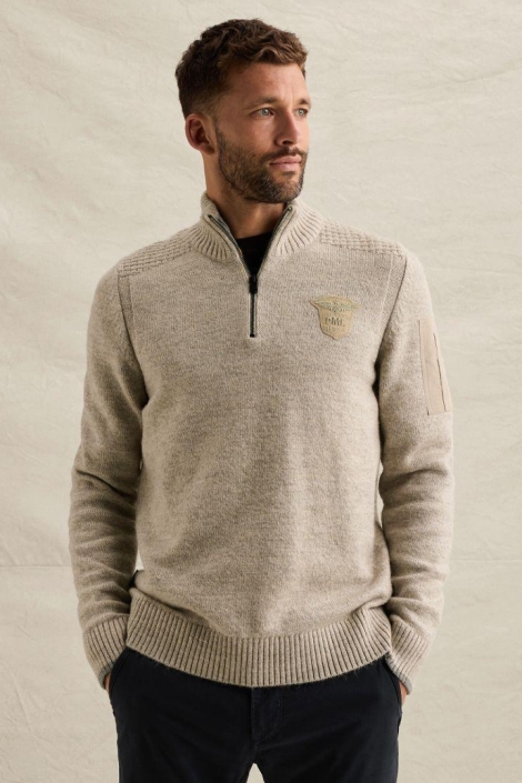 PME legend beige heren trui | Model vooraanzicht