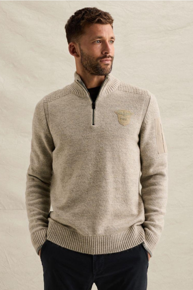 PME legend beige heren trui | Model vooraanzicht