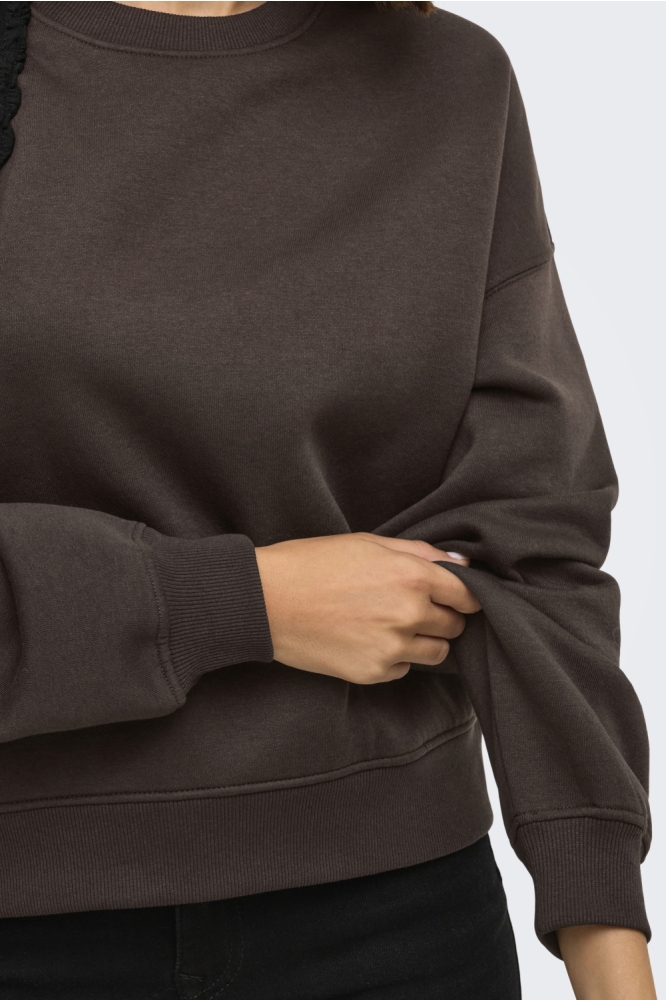Only bruine dames sweater | Close up