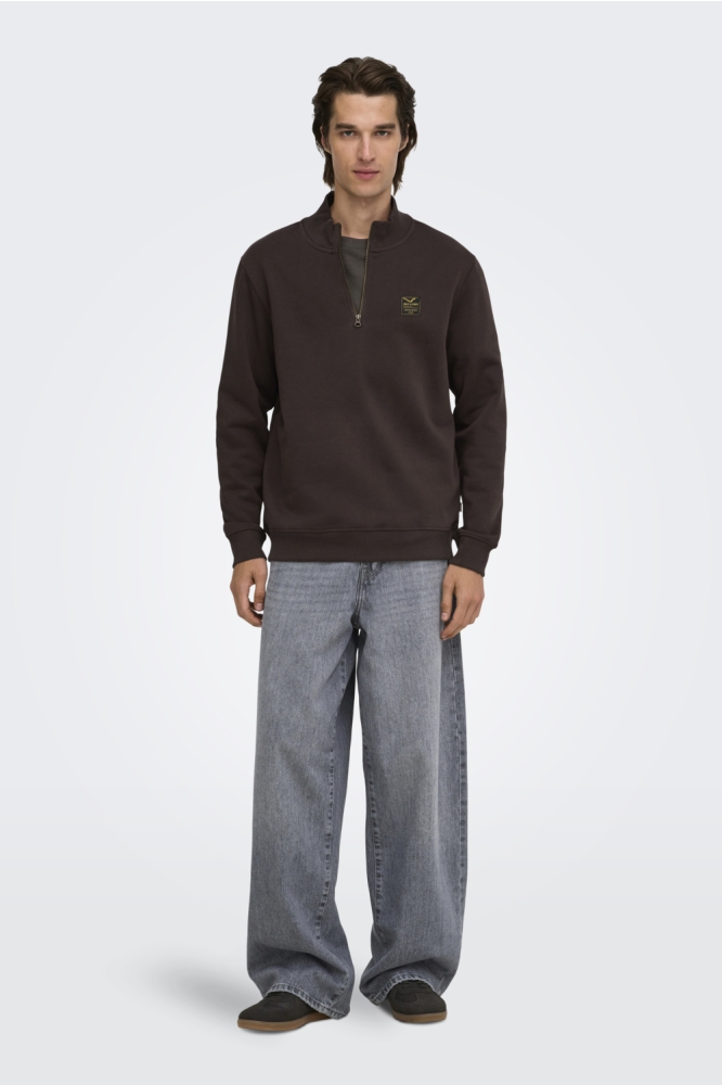 Only & Sons bruine heren sweater | Model