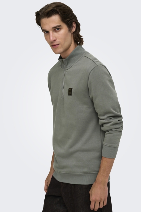 Only & Sons grijze heren sweater | Model zijaanzicht