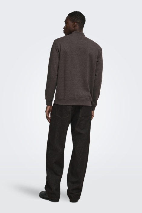 Only & Sons bruine heren trui | Model