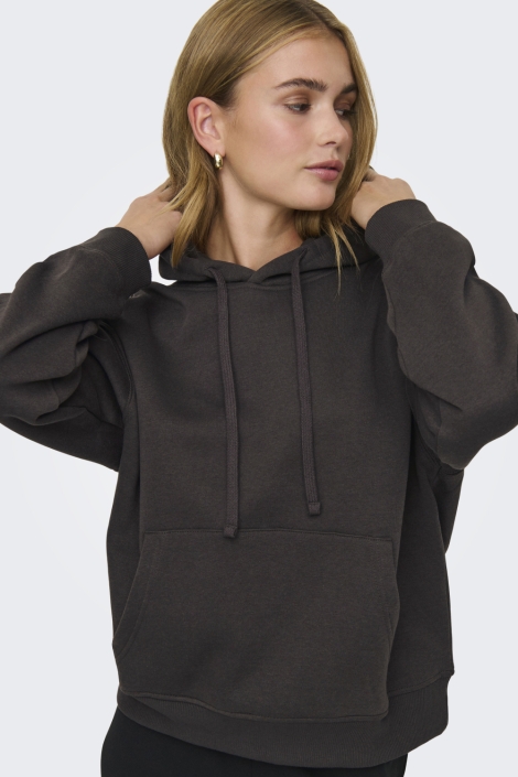 Only bruine dames sweater | Model vooraanzicht