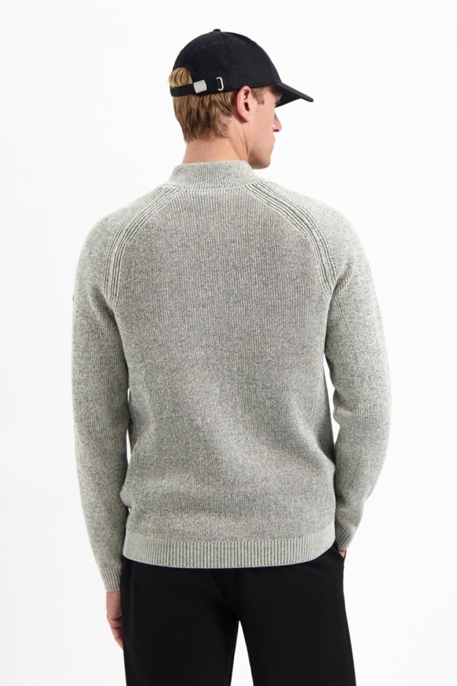 NO-EXCESS grijze heren trui | Model achteraanzicht