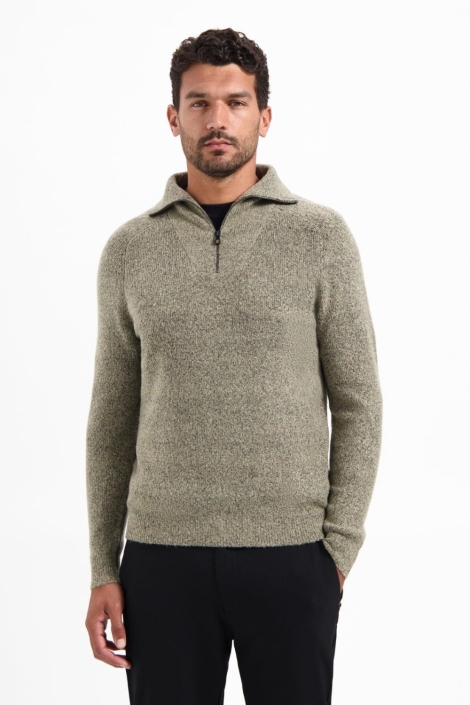 NO-EXCESS zand heren trui | Model vooraanzicht