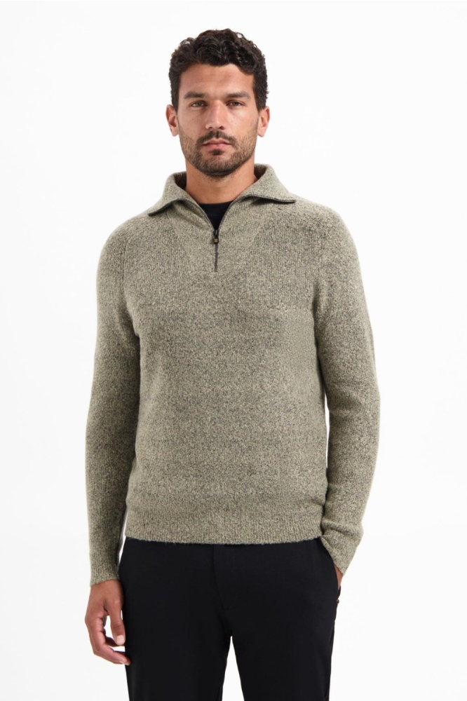 NO-EXCESS zand heren trui | Model vooraanzicht