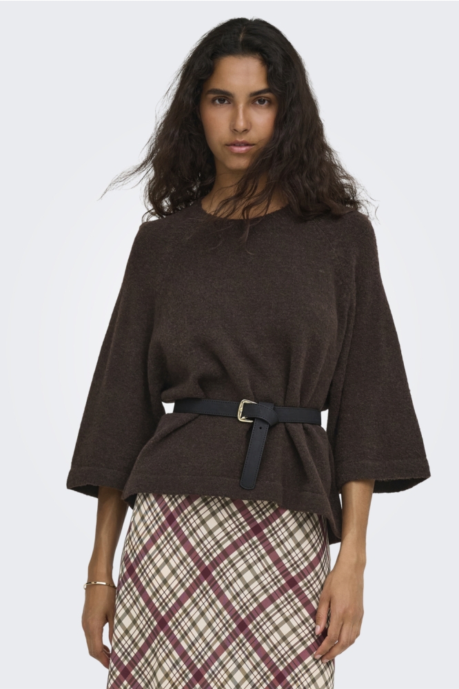 Only bruine dames trui | Model vooraanzicht