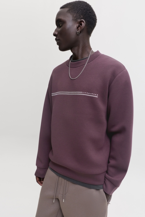 Jack & Jones bordeaux heren sweater | Model zijaanzicht